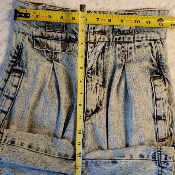 JORDACHE Vtg Acid wash Jean Shorts Pleated High Waist 7/8- Missing buttons 25" W - Picture 8 of 13